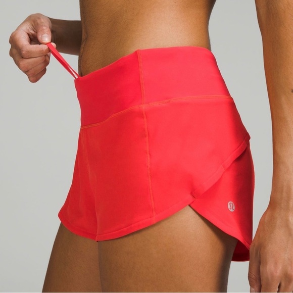(NWT) Lululemon Speed Up Low-Rise Lined Shorts 2.5" in Carnation Red, Size: 8 - Picture 2 of 16